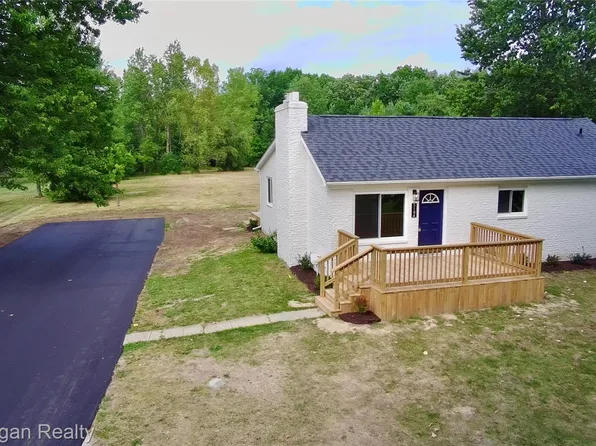 5184 W Carpenter Rd, Flint, MI 48504