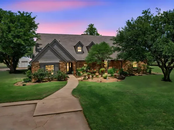 124 N Lee St, Hollis, OK 73550