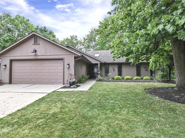 14855 Hartford Trl, Strongsville, OH 44136