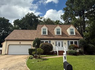 1 Sol Thorpe Ln, Chesapeake, VA 23325