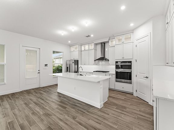 3rd image of 860 SW Newfield Avenue