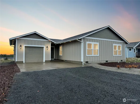 31905 J Place, Ocean Park, WA 98640