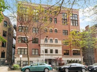 621 W Barry Ave, Chicago, IL 60657