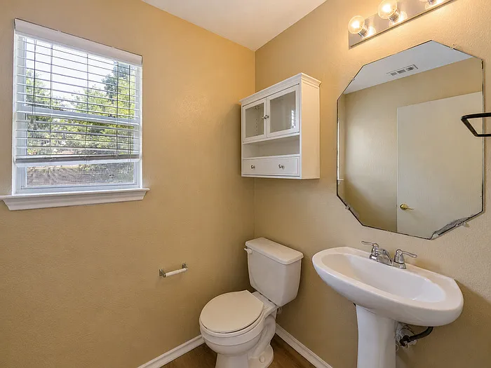 5509 Bentsen Ln — Photo 6