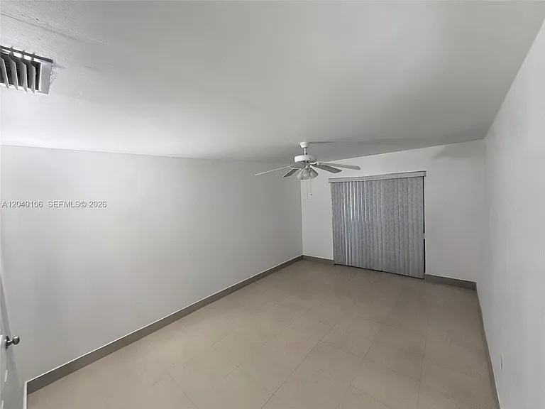 2566 N Nob Hill Rd — Photo 9