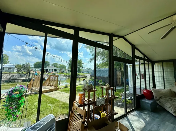 2860 W Risingsun Rd, Port Clinton, OH 43452