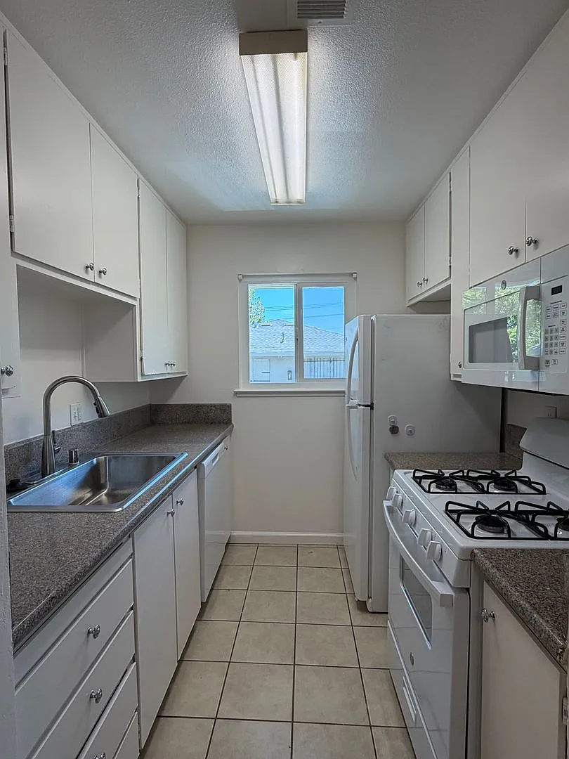 Remodeled 2 Bed Condo In Citrus Heights! — Photo 4