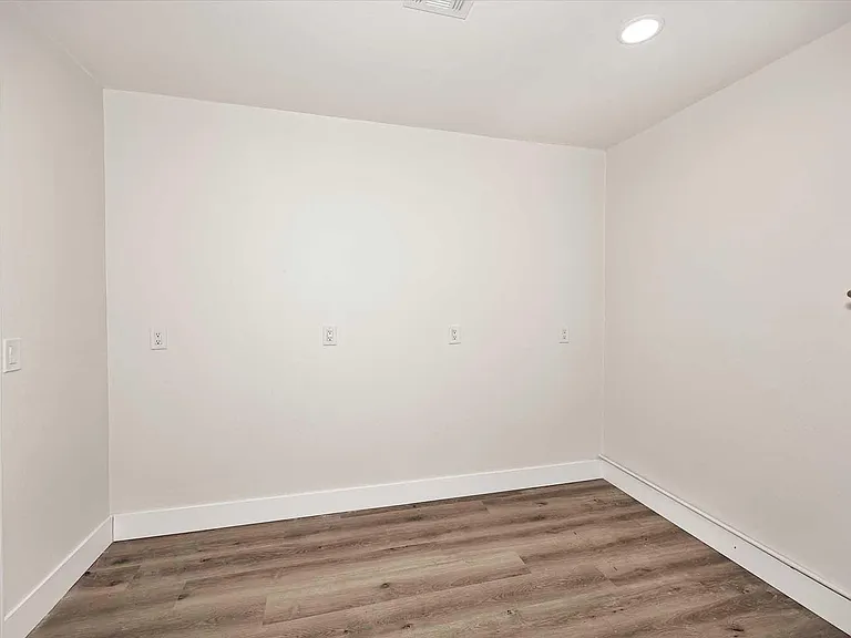 10537 W La Jolla Dr — Photo 26