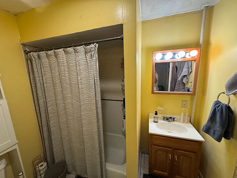 190-192 Holland St #2 — Photo 14
