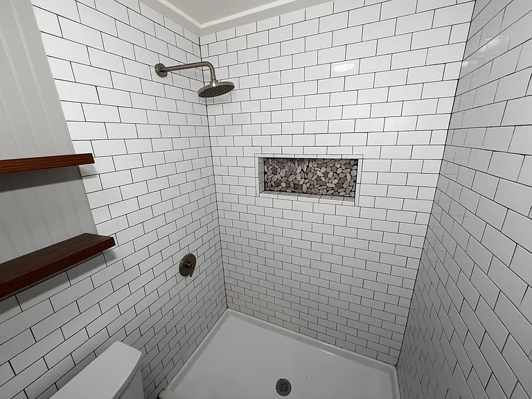 1016 W Crawford St — Photo 14