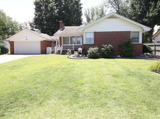 943 W Delmar Ave, Godfrey, IL 62035