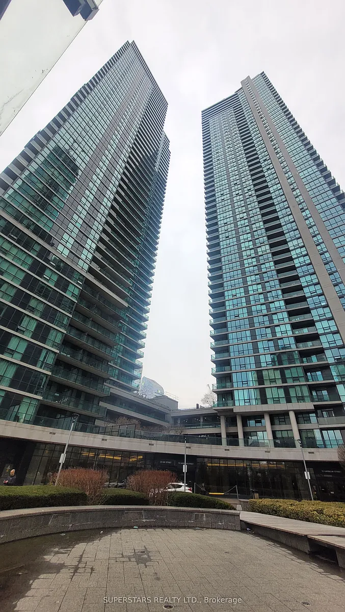 Building Photo - 33 Bay St #1505