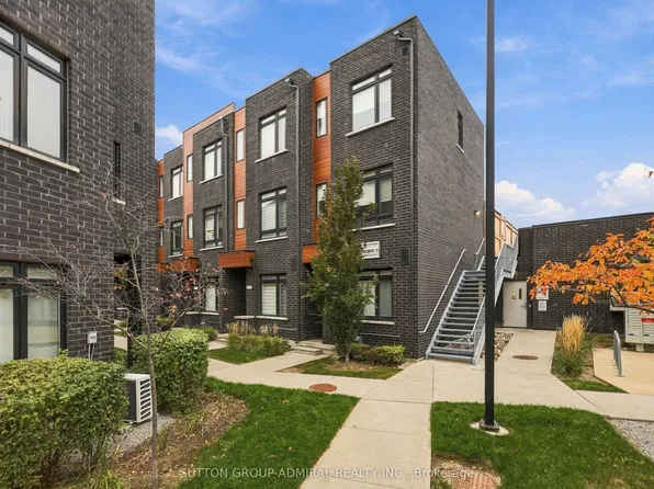 370 Red Maple Rd #35, Richmond Hill, ON L4C 5T4