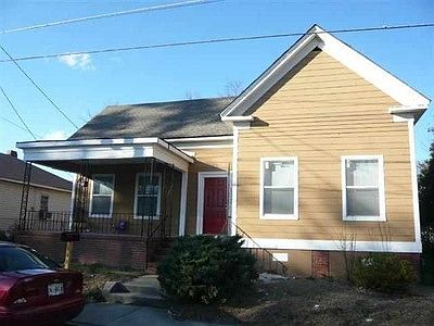 2nd image of 583 Nelson St