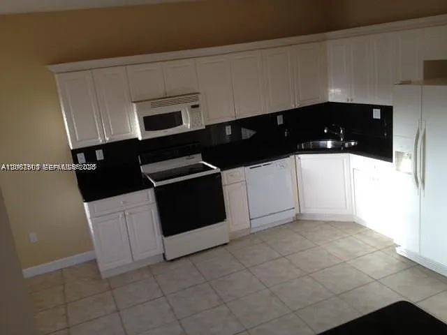 17708 SW 135th Ct — Photo 10
