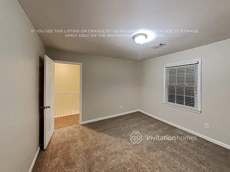 4351 Lakeside Hills Way NE — Photo 10