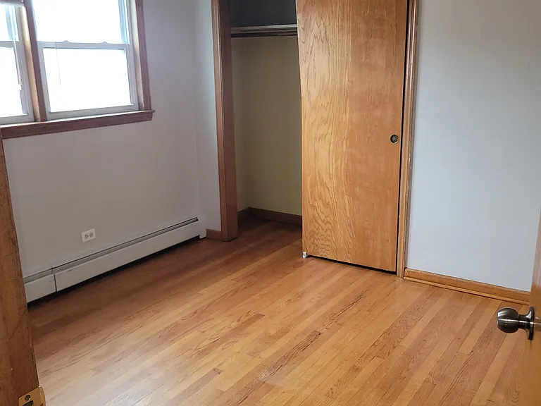 472 N Wolf Rd — Photo 4
