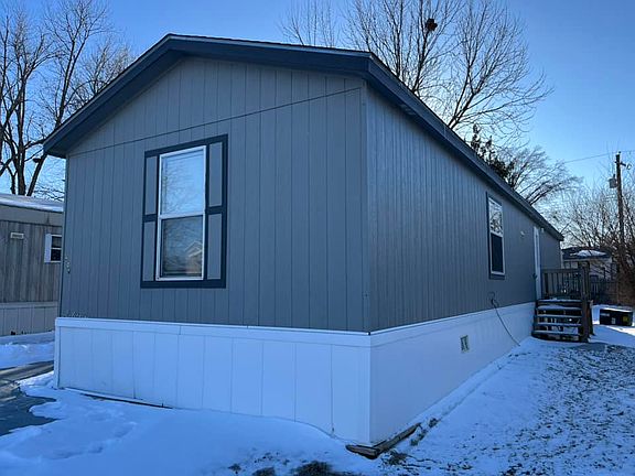 4th image of 1440 W Plum St #4