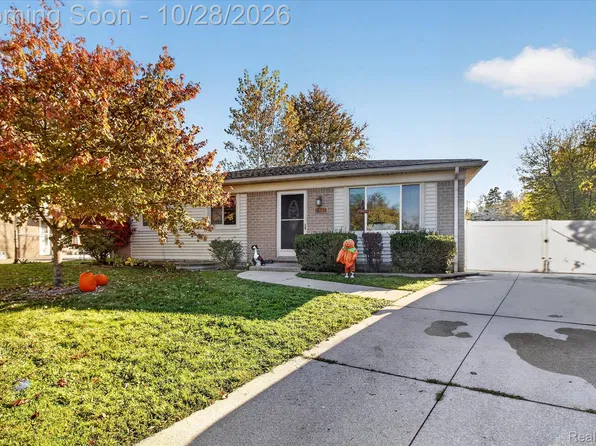 9871 Barkley St, Van Buren Township, MI 48111
