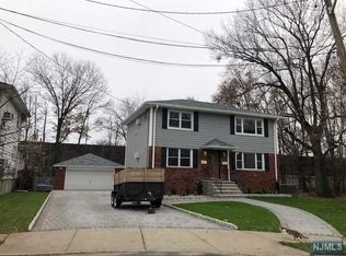 134 Rochelle Pkwy #1, Saddle Brook, NJ 07663