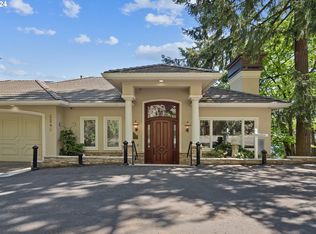2240 Summit Ct, Lake Oswego, OR 97034