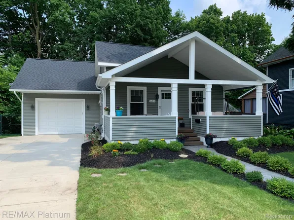 603 N Barnard St, Howell, MI 48843