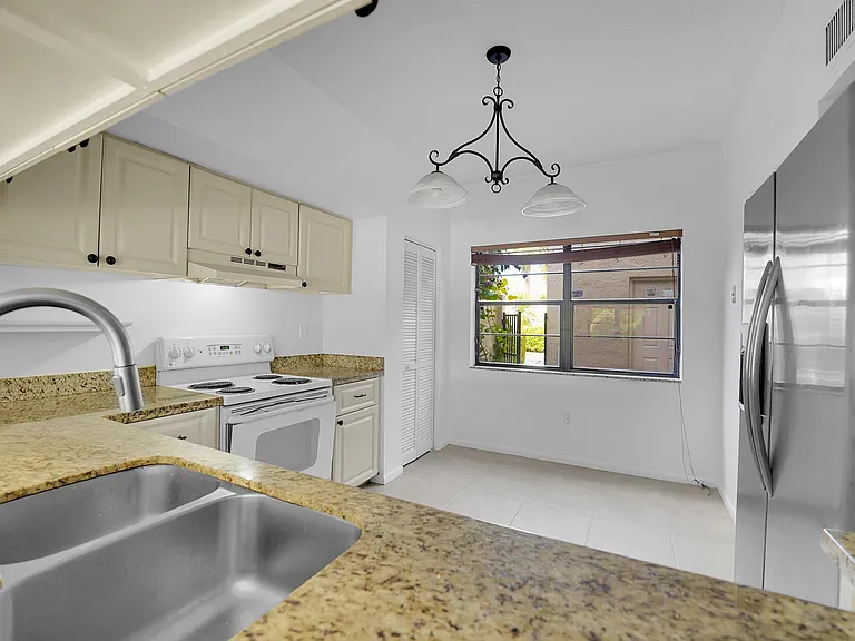 6654 Villa Sonrisa Dr #412 — Photo 32