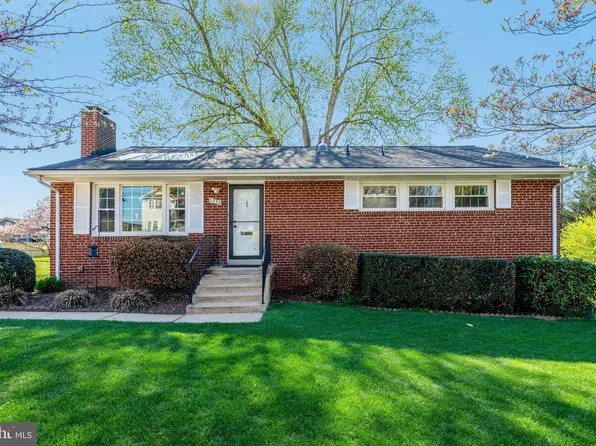 5230 Oldcastle Ln, Springfield, VA 22151