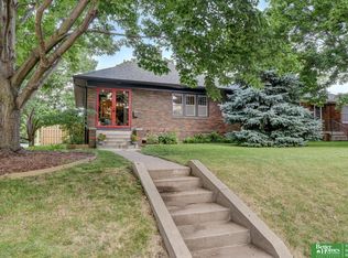 2002 N 49th St, Omaha, NE 68104