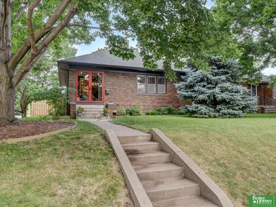 2002 N 49th St, Omaha, NE, 68104