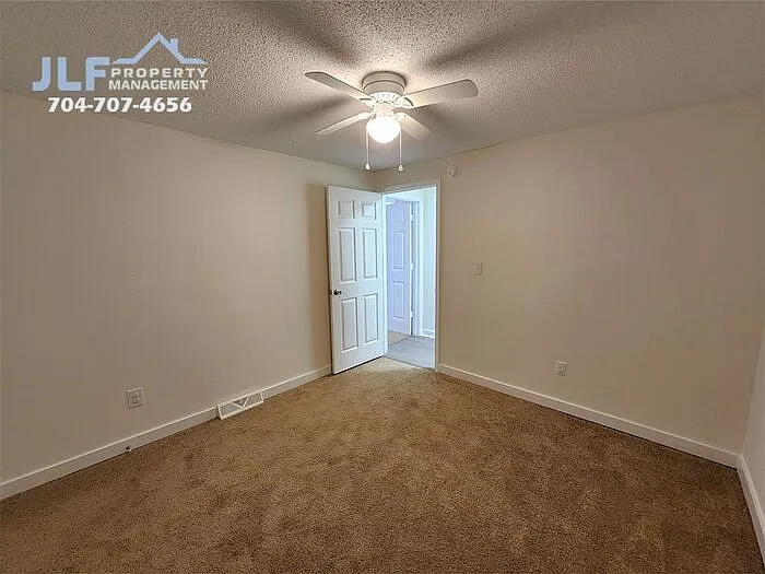650 Harris St NW — Photo 12