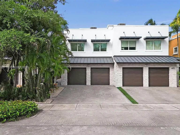 453 SW 5th Ave — Photo 83