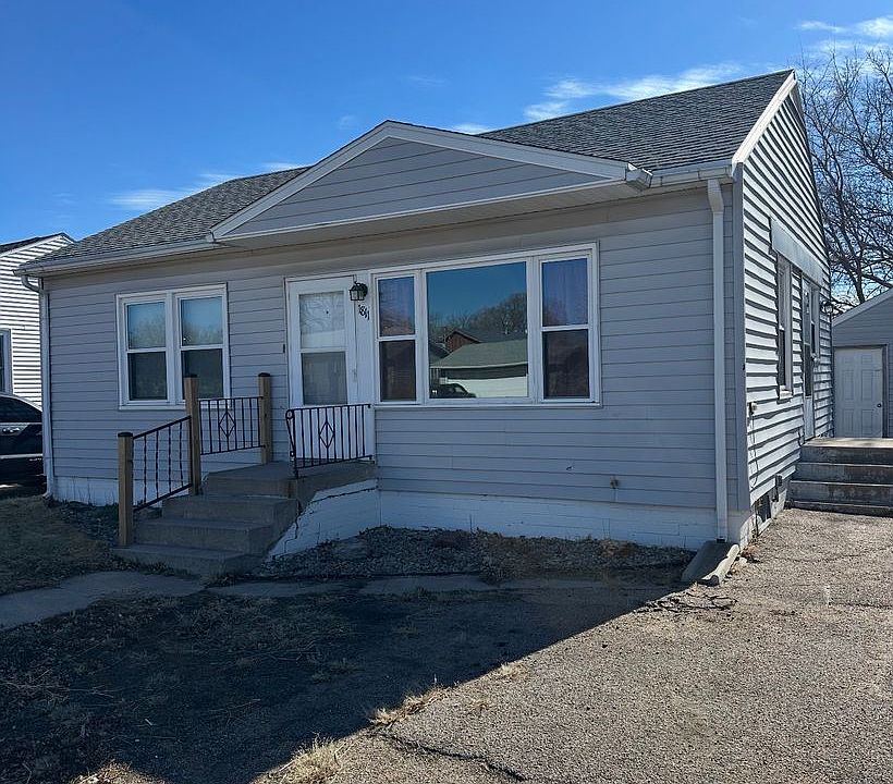 1st image of 1811 W 13th St