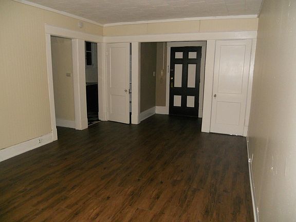 3rd image of 496 Elmwood Ave APT 3