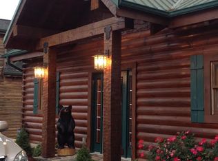 2033 Piney Overlook Ln, Sevierville, TN 37862