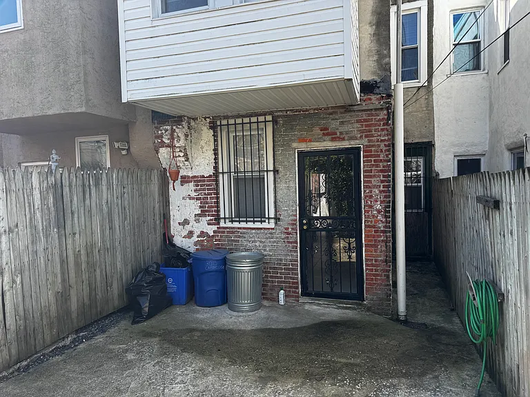 3015 Cambridge St — Photo 12