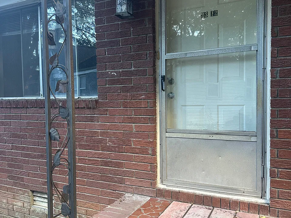 2312 Dauphine St #2312