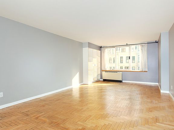 3rd image of 201 W 72nd St APT 3E