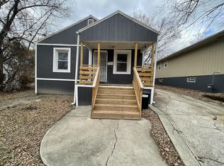 1120 E 84th Ter, Kansas City, MO 64131