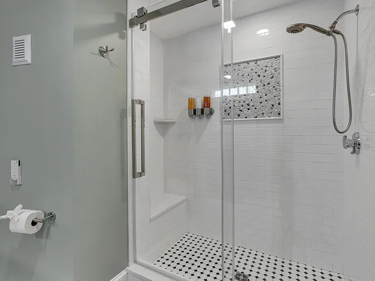 70 Humboldt Ave — Photo 13