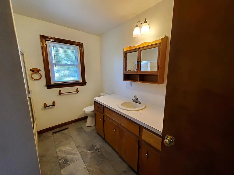231 Crescent Dr — Photo 5