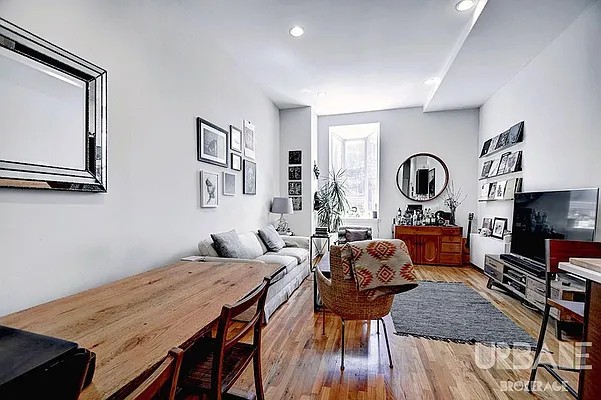 Rented by Urbane Brokerage | media 20