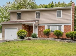 67 Rumford Rd, Kings Park, NY 11754