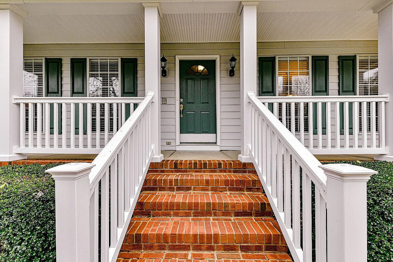 4 bed, 2280 sqft, $2,500 — Photo 3