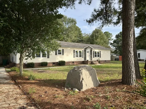 6105 Earp Ct, Hope Mills, NC 28348