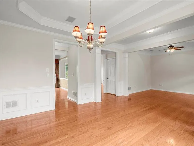 2080 Vistoria Dr — Photo 7