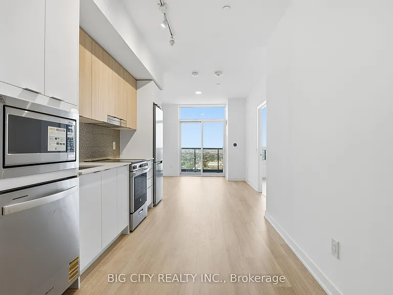 5105 Hurontario St #1601 — Photo 4