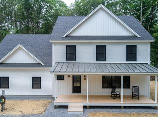 12 Somerset Pl, Topsham, ME 04086