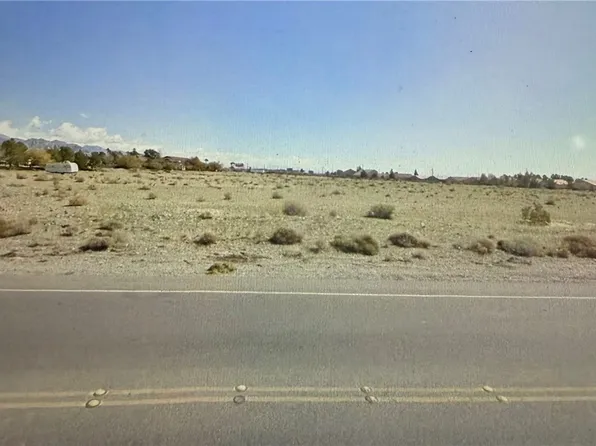 1201 S Dandelion St, Pahrump, NV 89048