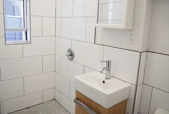 Rented by Evergreen Realty & Investments | media 20